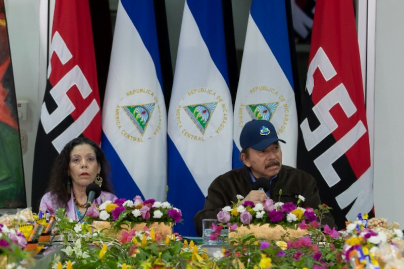 La pareja de dictadores: Daniel Ortega y su mujer, Rosario Murillo.