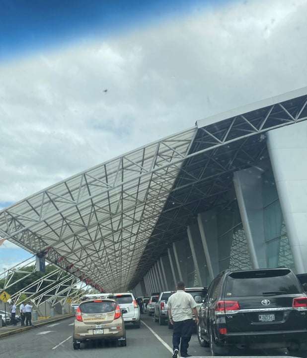 El Aeropuerto de Managua se ha vuelto el hub de llegada de migrantes cubanos, haitianos y africanos, que luego siguen ilegalmente hasta Estados Unidos.