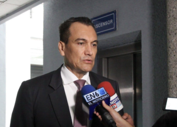 Condenan a exministro salvadoreño de Defensa por enriquecimiento ilícito
