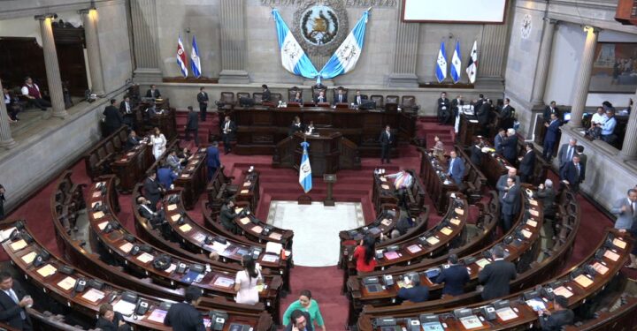 El baile guatemalteco de los votos y los diputados