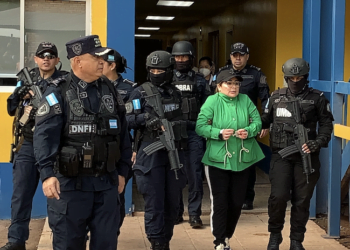 María Mendoza "La Patrona" o "La Güera" cuando fue extraditada a EEUU a mediados de 2023.