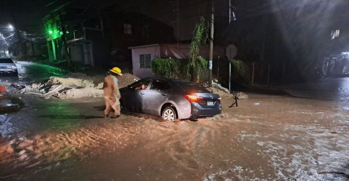 Fuertes lluvias obligan a evacuaciones en distintos puntos de Tegucigalpa