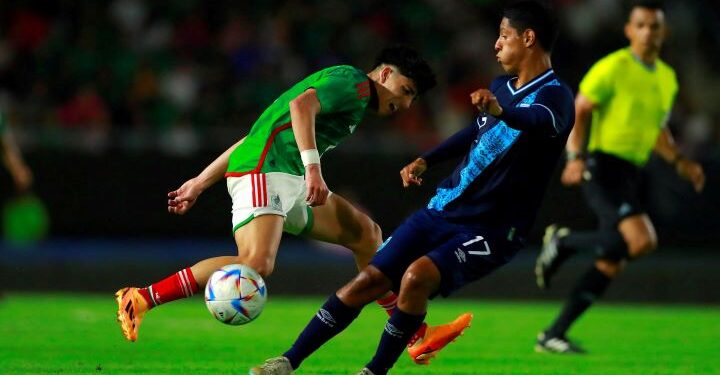 Guatemala cae 2-0 ante México en partido amistoso