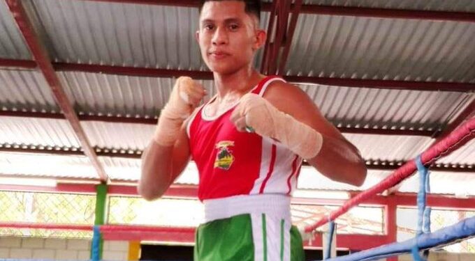 Boxeador nicaragüense fallece meses después de ser noqueado en su debut profesional