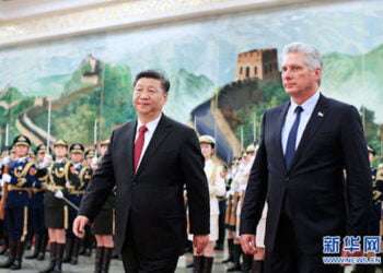 El presidente cubano MIguel Díaz Canel en su visita a su homólogo chino, XI Jingping.
