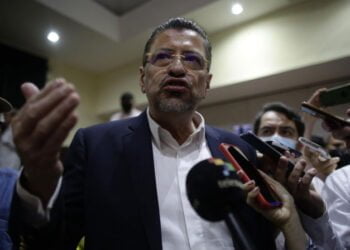 Cuestionan al presidente de Costa Rica por su trato a la prensa