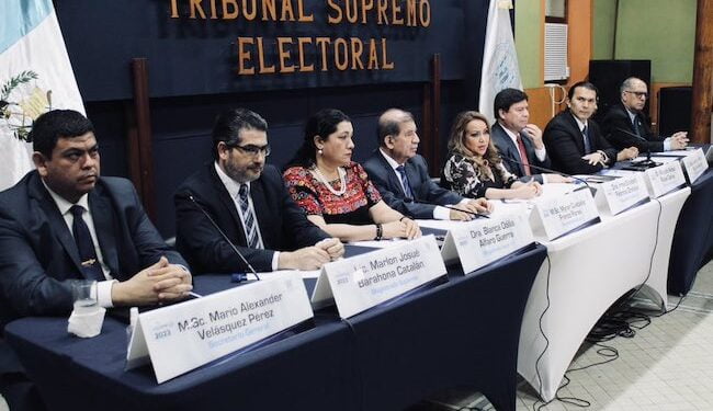 TSE denuncia interferencia judicial y reitera segunda vuelta entre UNE y Semilla
