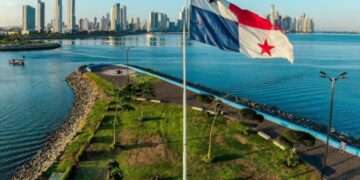 Después de una época de relativa bonanza, Panamá pasará de ser la economía de mayor crecimiento a ocupar el último puesto en la región.