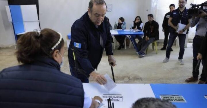 Presidente Giammattei anuncia que hay varias pistas sobre amenaza a magistrada TSE
