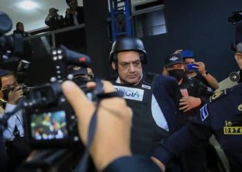 El diputado del opositor partido Arena, Alberto Romero, fue arrestado la noche del viernes en San Salvador.