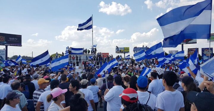 Dictadura de Nicaragua reprime colegios en vísperas de las fiestas patrias