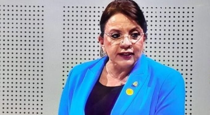 Presidenta de Honduras defiende a dictaduras de Nicaragua, Cuba y Venezuela