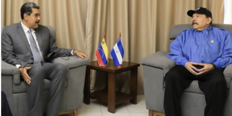 Los dictadores de Nicaragua y Venezuela se reúnen en Cuba y apelan por la cooperación internacional