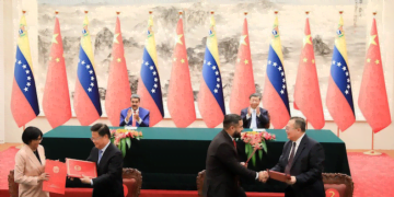 Maduro ha buscado en China el rescate a su desastre económico.