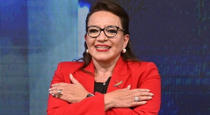 Presidenta de Honduras se va a Cuba a cumbre de la izquierda y se perderá actos de Independencia