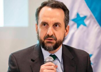 Viaje de 16 diputados hondureños es pagado por Rusia, justifica ministro de la Presidencia