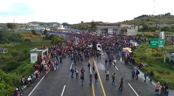Manifestantes amenazan con cerrar completamente Guatemala este martes “en defensa de la democracia”