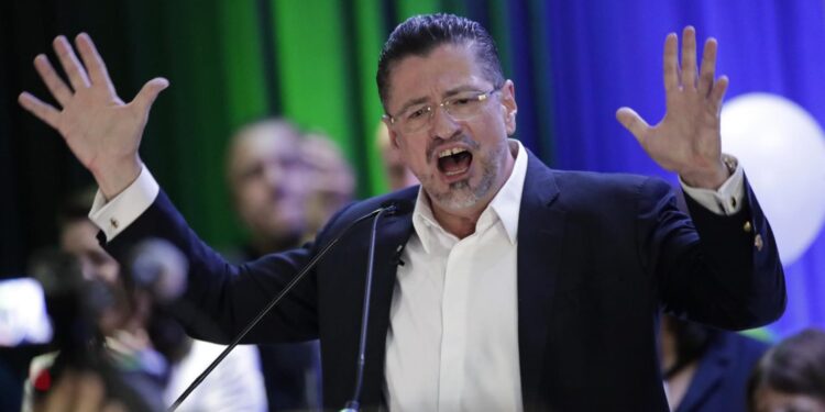 Costa Rica con Rodrigo Chaves: razones y puntos de una crisis inédita