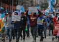 Personas se manifiestan hoy para exigir la renuncia de la fiscal general Consuelo Porras por sus acciones antidemocráticas, en Ciudad de Guatemala (Guatemala). EFE/David Toro