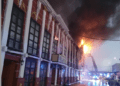Imagen difundida por los bomberos de Murcia, España, durante el incendio.