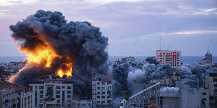 Evacuan de Israel a 46 hondureños varados por la guerra