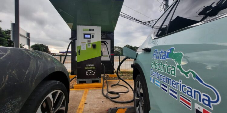 Una ruta de carga para vehículos eléctricos conectará a Centroamérica con México y Sudamérica