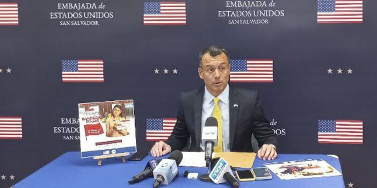 Ojo con las estafas con falsas visas de  trabajo de EEUU, dice cónsul en El Salvador