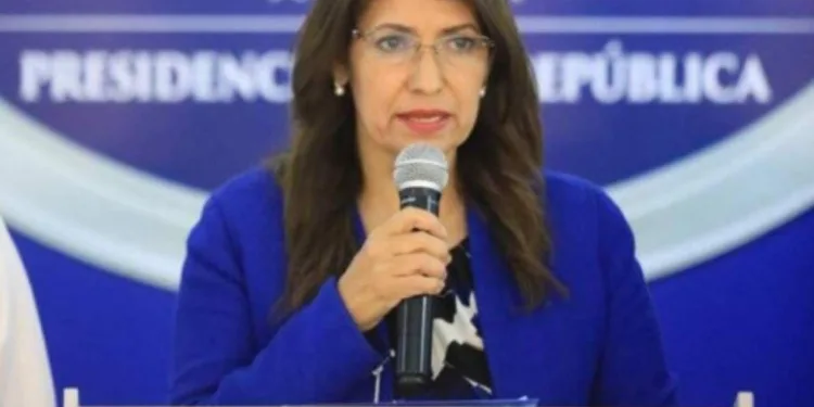 Exministra de Salud de Honduras buscada por millonario fraude se entregaría “voluntariamente”, dice abogada