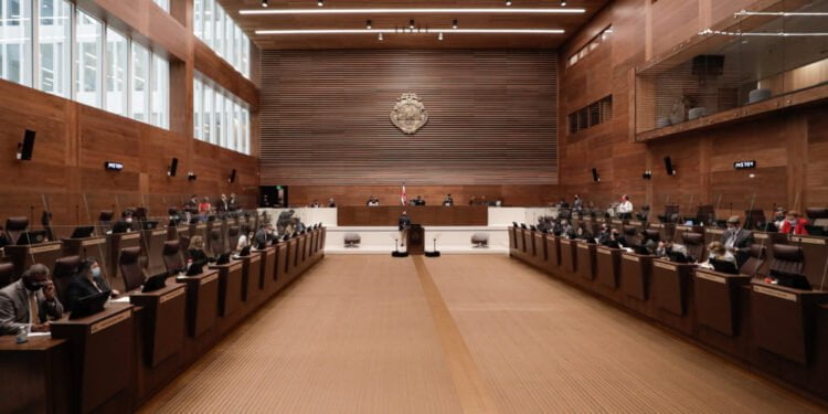 Legislativo de Costa Rica respalda elecciones primarias de Venezuela y fustiga a Maduro