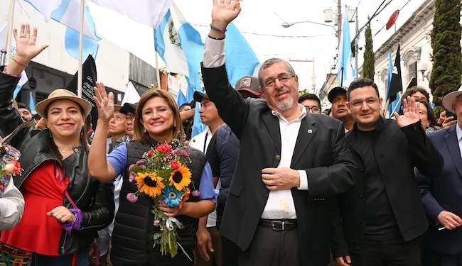 Las consecuencias de un golpe contra Arévalo serían catastróficos para Guatemala, advierten analistas