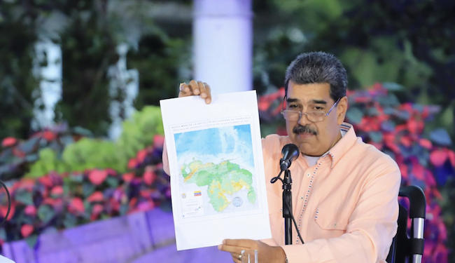 Esequibo, la distracción política de Maduro