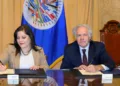 Alejandra Solano Cabalceta, embajadora permanente de Costa Rica ante la OEA y Luis Almagro, Secretario General.