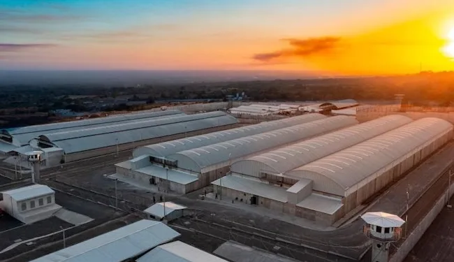 Costa Rica endurecerá libertad condicional por delitos graves y construirá megacárcel