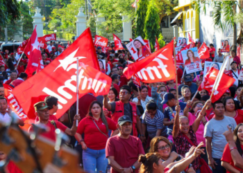 Partidarios del FMLN durante el cierre de campaña de ese partido a finales de enero.