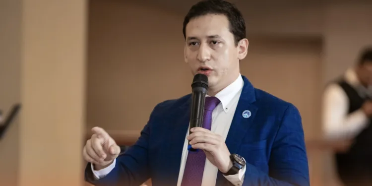 Diputado asegura que los empresarios de Honduras se van a El Salvador por la escasez de dólares
