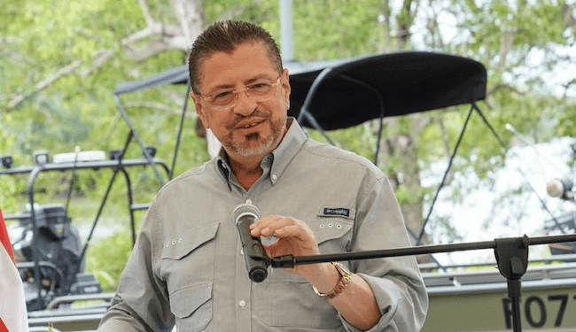 Informe legislativo señala a Rodrigo Chaves de dirigir esquema ilegal de financiamiento de campaña