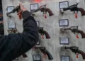 Armas en exhibición en una exposición comercial en Harrisburg, Pennsylvania, EE.UU. /AFP