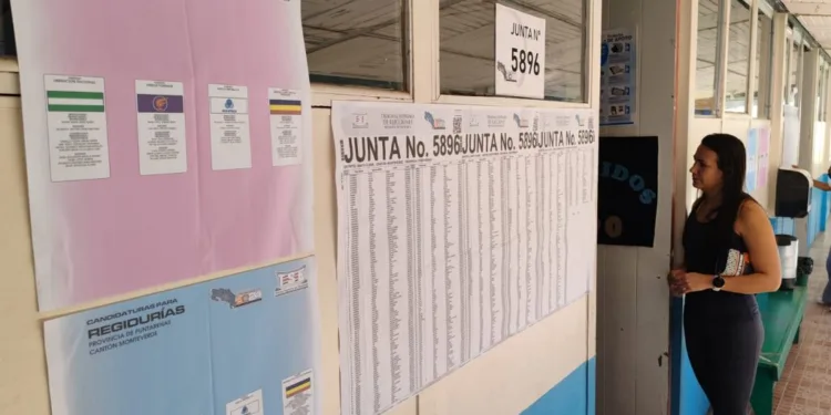 Proceso electoral se desarrolla con normalidad en Costa Rica
