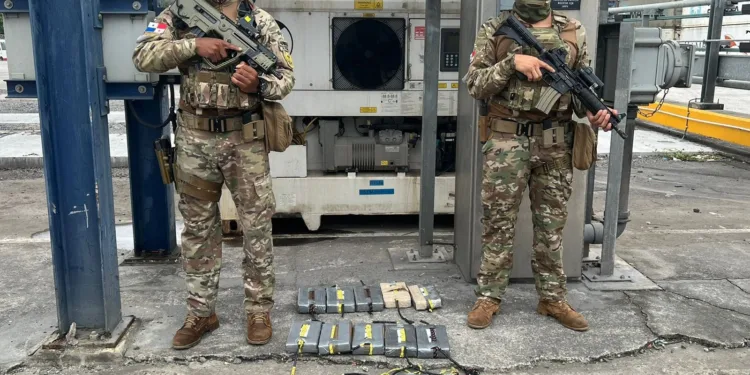 Autoridades panameñas reportan hallazgo de 17 paquetes con “presunta droga” en puerto del Pacífico