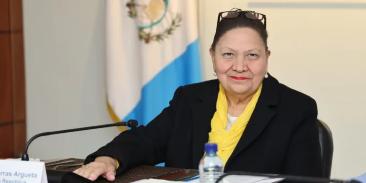Presidente de Guatemala anuncia más acciones legales contra la fiscal general