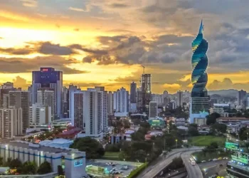Empresarios urgen al gobierno de Panamá recuperar el grado de inversión