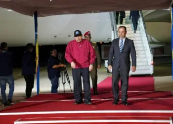 Daniel Ortega al llegar a Venezuela a la cumbre del ALBA.