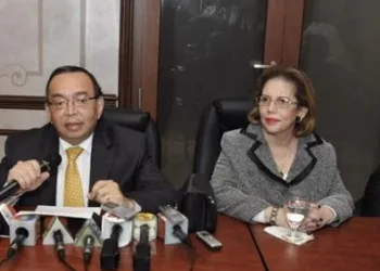 Antonio Gutiérrez Navas, Francisco Ruiz, Rosalinda Cruz y Gustavo Bustillo Palma, magistrados de la Sala de lo Constitucional de Honduras destituidos en 2012.