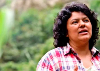 Honduras emitirá 20 millones de billetes con el rostro de la líder ambientalista Bertha Cáceres