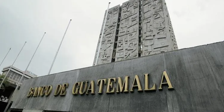 S&P mejora a “positiva” la calificación de Guatemala por su resiliencia macroeconómica