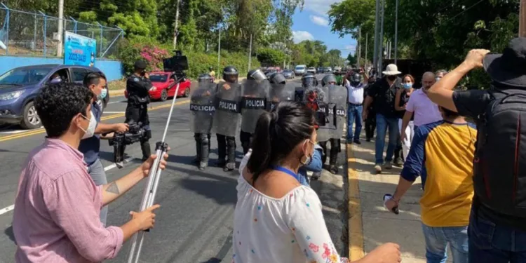 Nicaragua: un país que se queda sin periodistas y unos periodistas que se quedan sin país