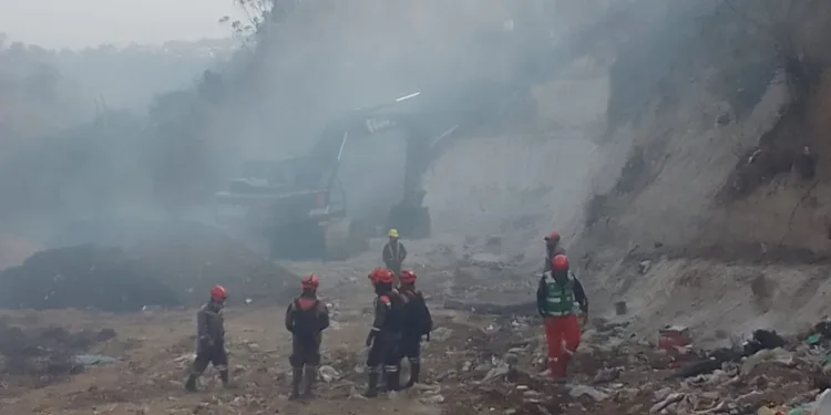 Clases continúan suspendidas en 3 departamentos de Guatemala por incendio en vertedero