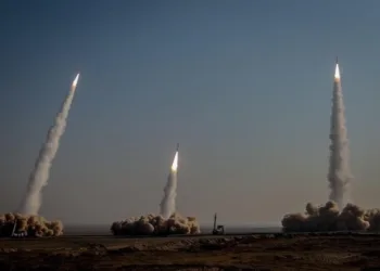 Misiles iraníes durante el ataque a Israel.