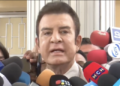 Salvador Nasralla da declaraciones a los medios tras su renuncia.