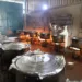 Trabajadores humanitarios de World Central Kitchen cocinan raciones en Gaza./WCK